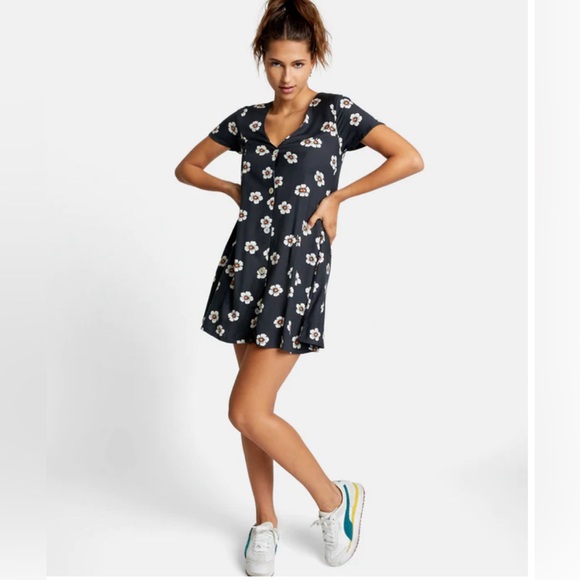 RVCA Understated Mini Dress 🌼 - Picture 1 of 8